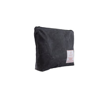 Load image into Gallery viewer, Večja kozmetična torbica