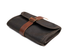 Load image into Gallery viewer, olivno zelena rolo peresnica z rjavim usnjenim pasom